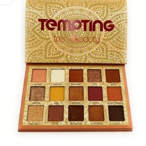 Gold and Brown Eyeshadow Palette with Rich Autumn Tones